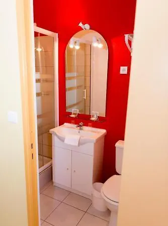 Camille Hotel 2*